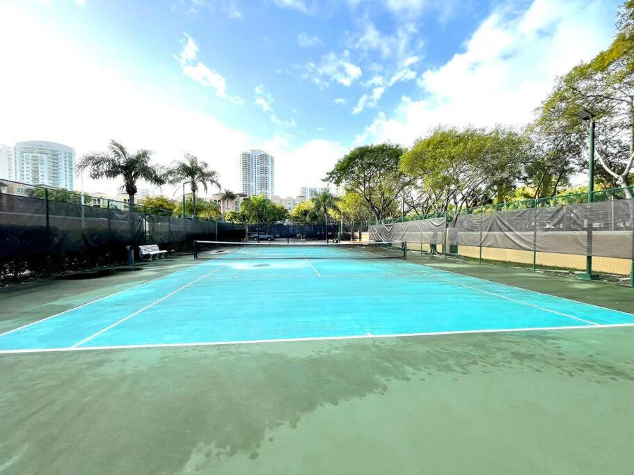 Photo of Others in Aventura