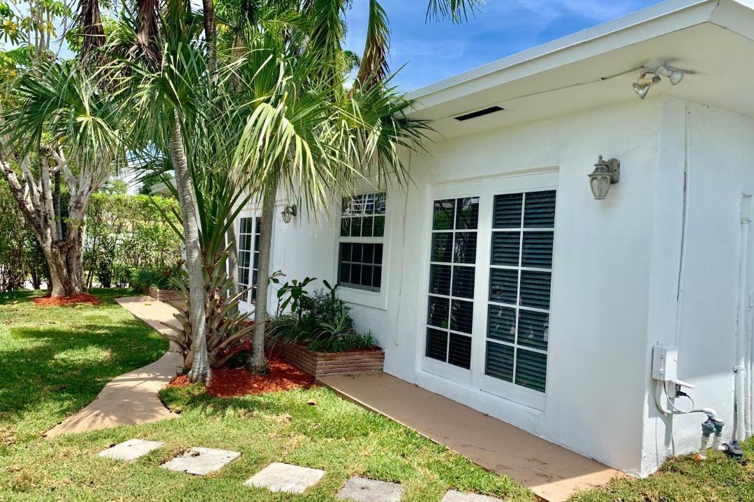 Photo of Buildings in Lauderdale Beach