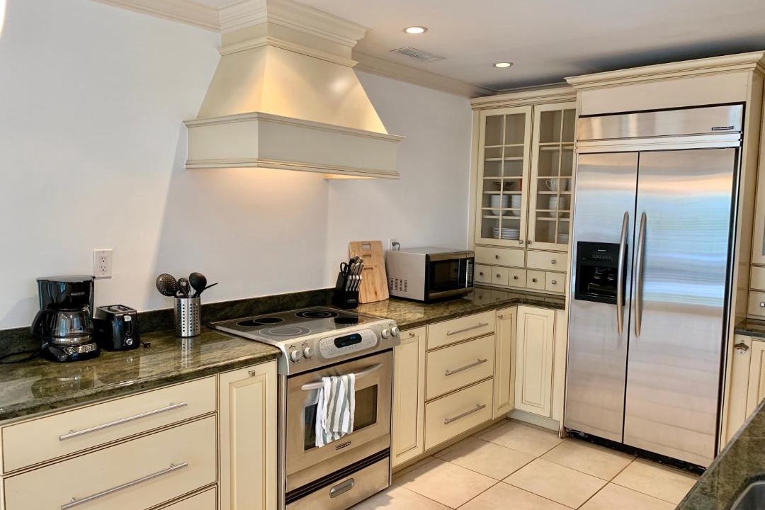 Photo of Kitchen in Lauderdale Beach