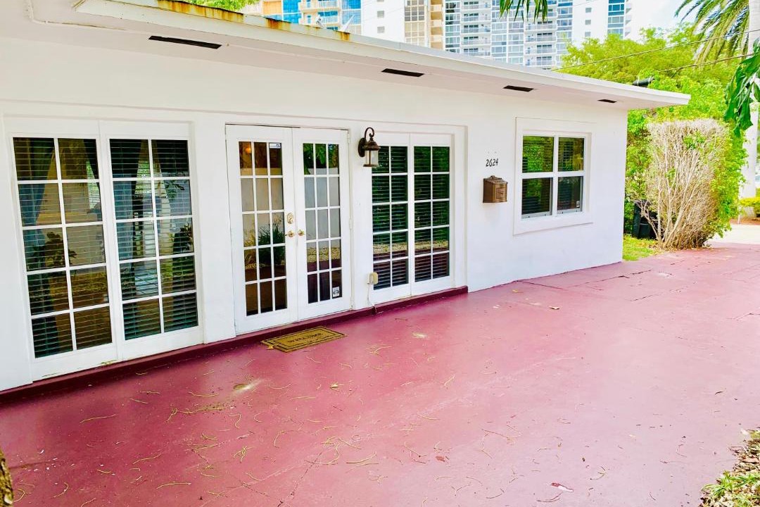 Photo of Buildings in Lauderdale Beach