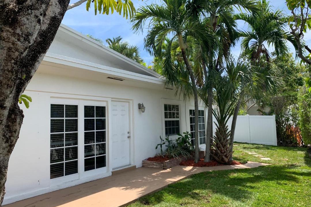 Photo of Buildings in Lauderdale Beach