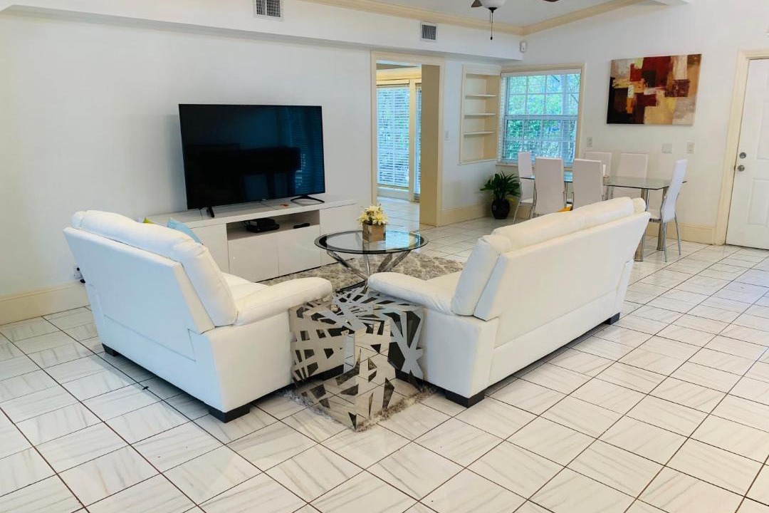 Photo of Livingroom in Lauderdale Beach