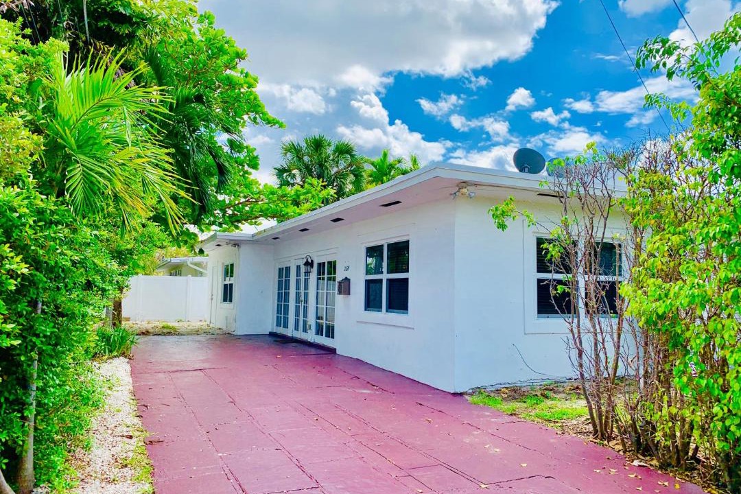 Photo of Buildings in Lauderdale Beach