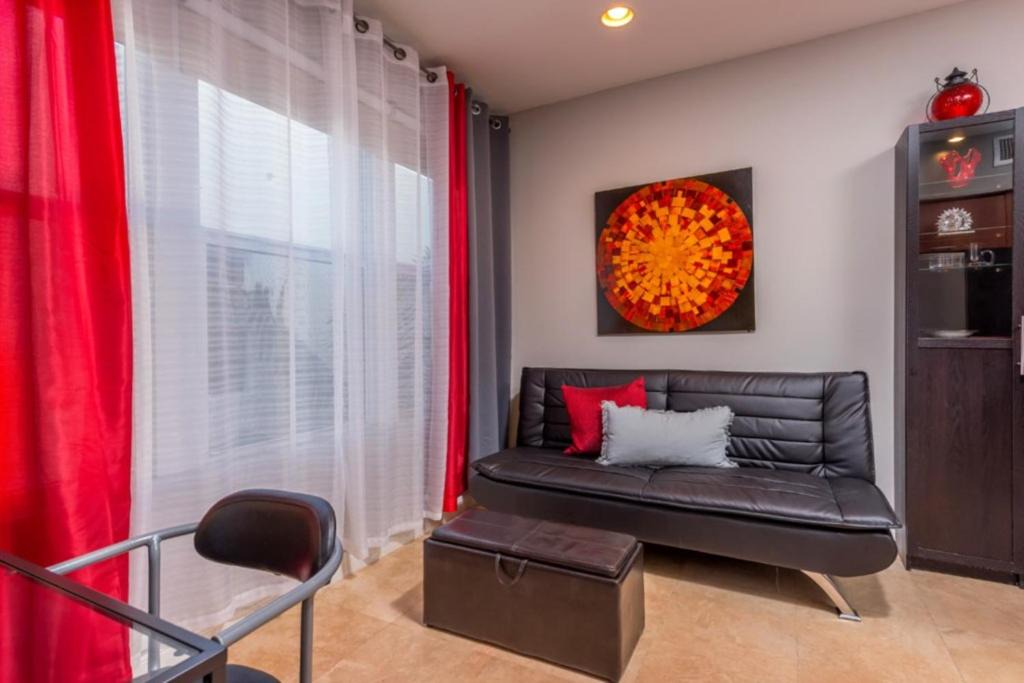 Photo of Livingroom in South Pointe