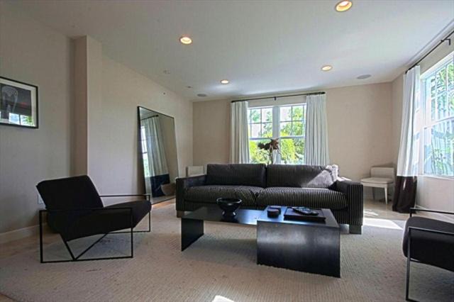 Photo of Livingroom in South Pointe