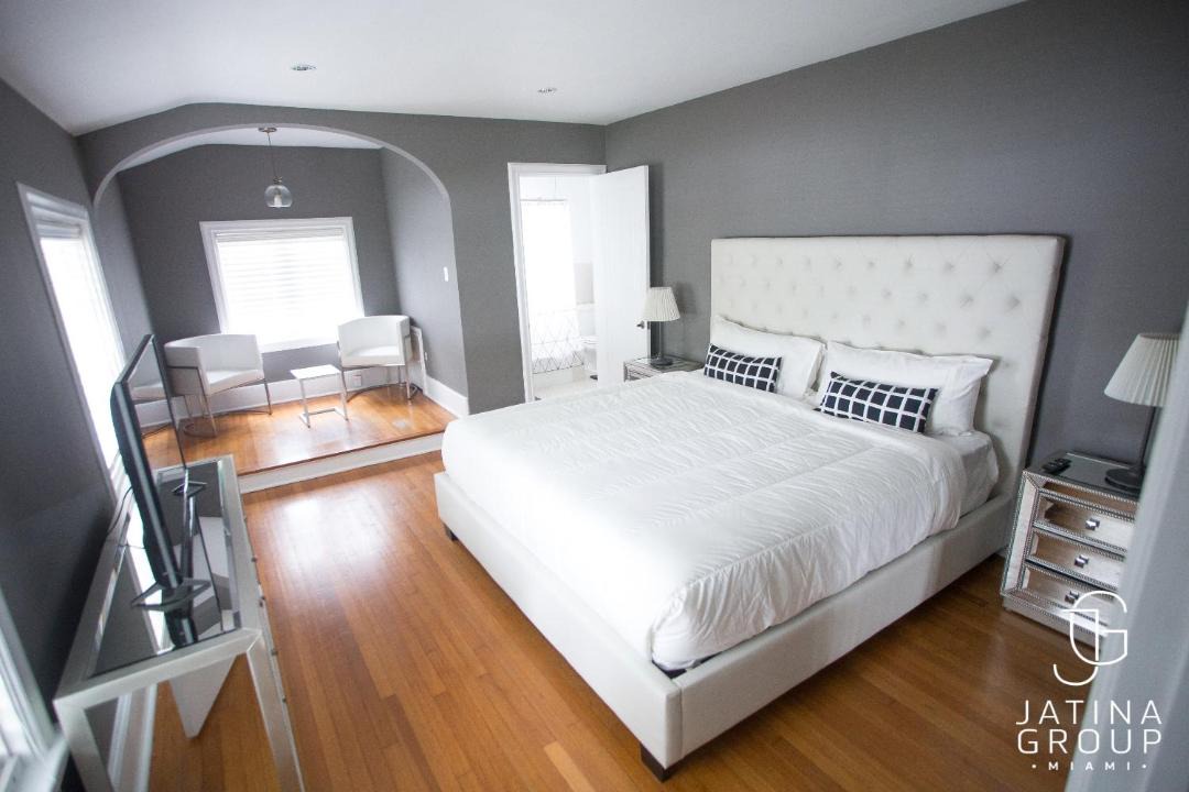 Photo of Bedroom in Miami Shores