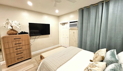 Standard Apartment, 1 Queen Bed, Non Smoking, Pets Not Allowed (Suite Five)