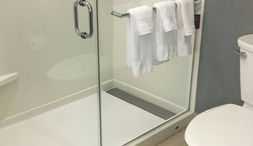 Suite, 1 Bedroom (Mobility/Hearing Accessible, Tub)