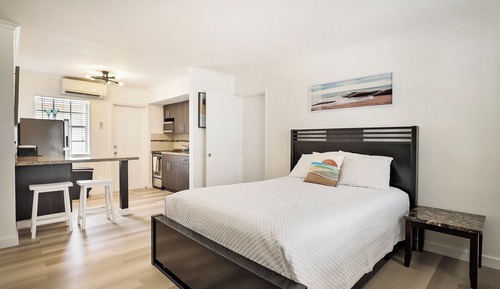 Mini Suite 8