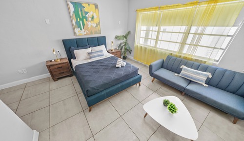 Deluxe Queen Studio w/ Kitchen & Sofa Bed