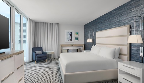 Premium Room, 1 King Bed, Balcony, Oceanfront