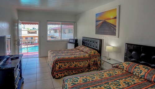 Deluxe Room, 2 Double Beds, Non Smoking