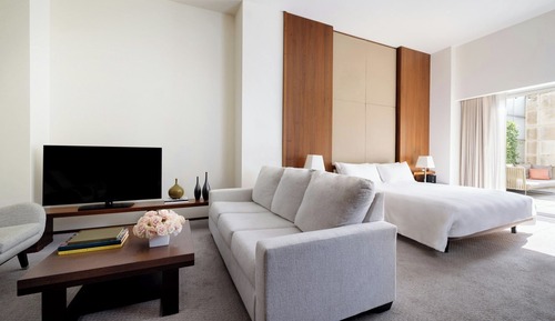 Junior Suite King with Fifth Avenue Terrace