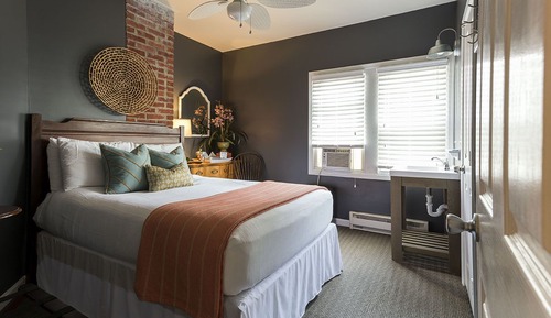 Room (11)
