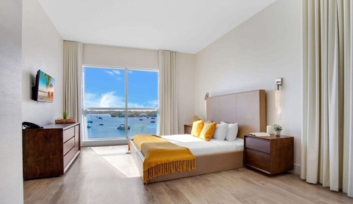 Condo, 1 Bedroom, Balcony, Bay View