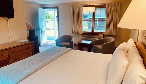 Deluxe Room, 1 King Bed