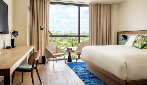 Room, 1 King Bed, City View (Hearing Accessible)
