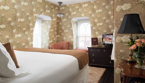 Room 1 Queen Bedroom Suite, Private Bathroom (Grand Mason)