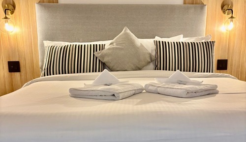 Deluxe Room, 1 King Bed