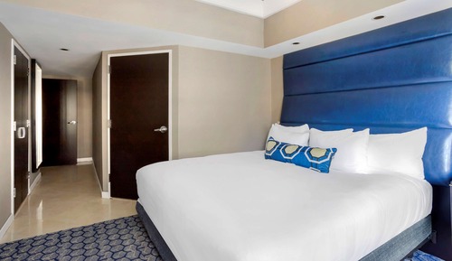 2 Bedroom 2 King Suite with Queen Sofabed