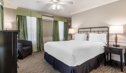 Standard Room, 1 Queen Bed, Non Smoking