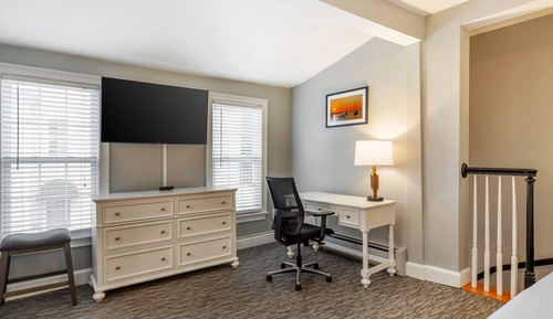 Suite, 1 Queen Bed with Sofa bed, Non Smoking