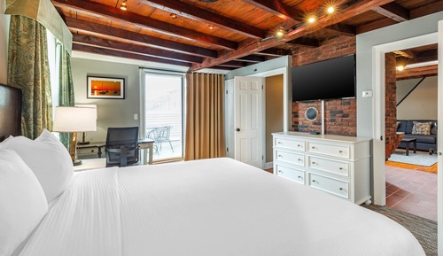Suite, 1 King Bed, Non Smoking