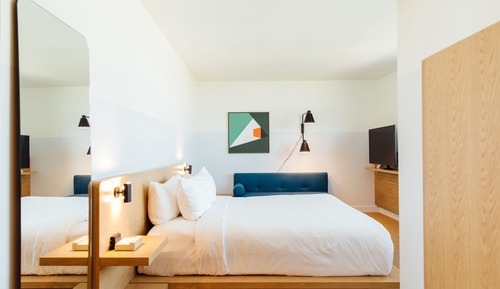 Room, 1 Queen Bed, City View (Spacious)