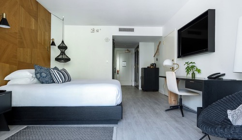 Deluxe Room, 1 King Bed, Balcony