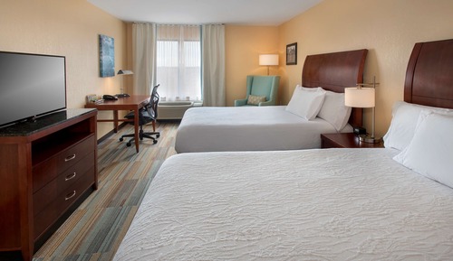 Room, 2 Queen Beds, Accessible, Bathtub