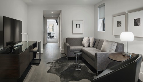 Penthouse One Bedroom Suite with Wetbar