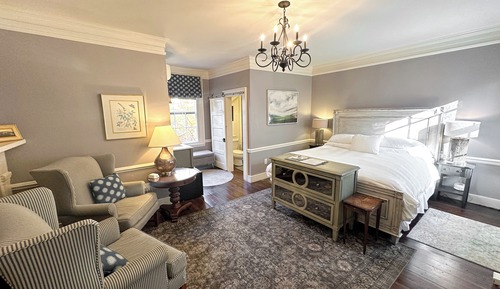 The Virginia (Room 7)