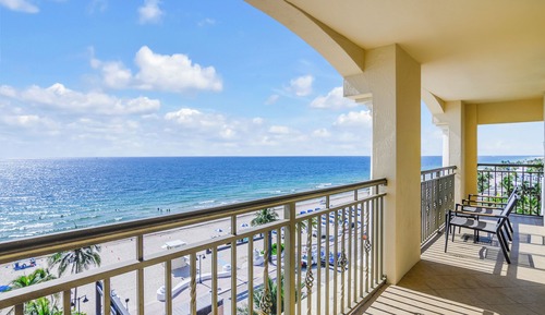 One Bedroom Oceanfront King Suite