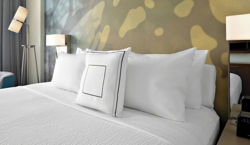 Room, 2 Queen Beds, Accessible Bathtub