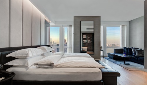 Premier Room, 1 King Bed (Skyline View)