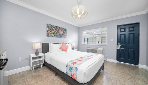 Standard Queen Room