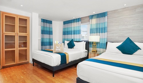 Standard Double Queen Room