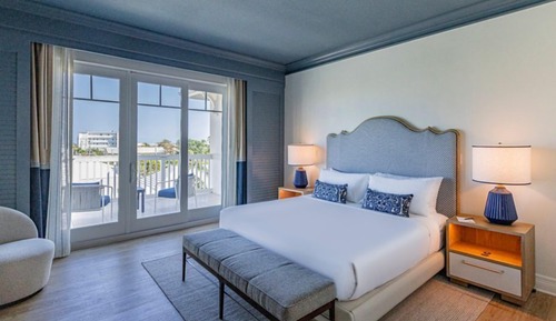 Suite, 1 King Bed, Balcony, City View (Balcony)