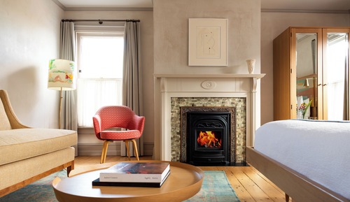 Grand Room, 1 Queen Bed, Fireplace (John St)