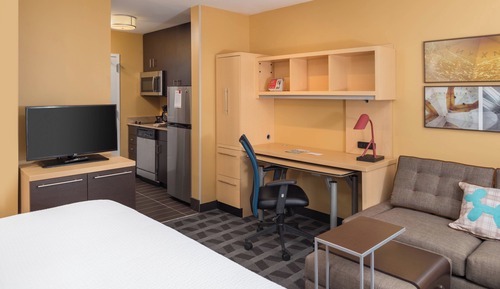 Studio, 1 King Bed with Sofa bed (Mobility Accessible, Roll-In Shower)