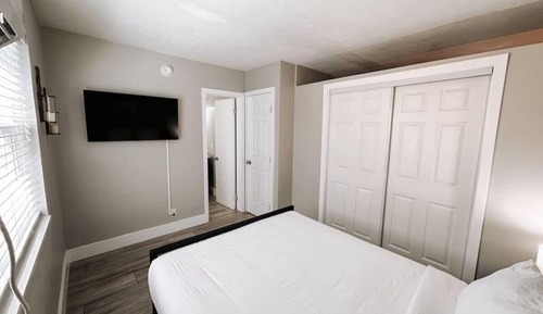 Family Single Room, 1 Queen Bed with Sofa bed (Rustic 6)