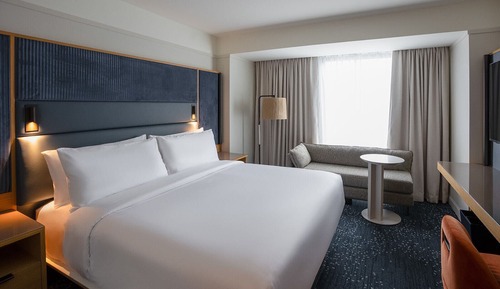 Suite (Guestroom)
