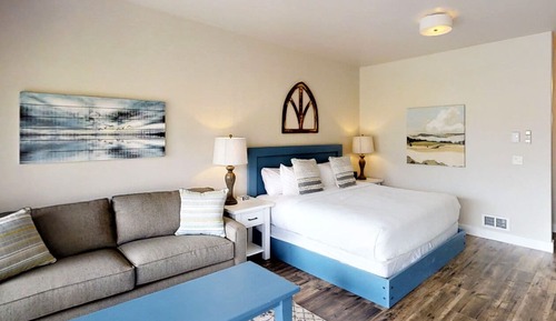 King Bed Suite