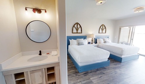 Double Queen Suite