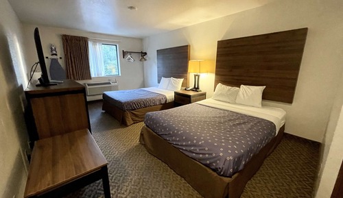 Standard Room, 2 Queen Beds, Non Smoking, Refrigerator & Microwave (Pet Friendly)