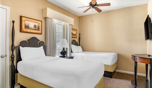 2 BEDROOM 2 KING SUITE W/ SOFABED