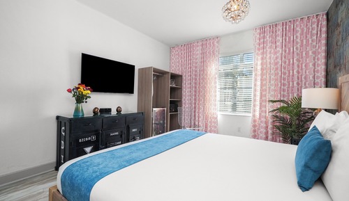 Standard King Room