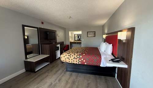 Standard Room, 1 King Bed, Smoking