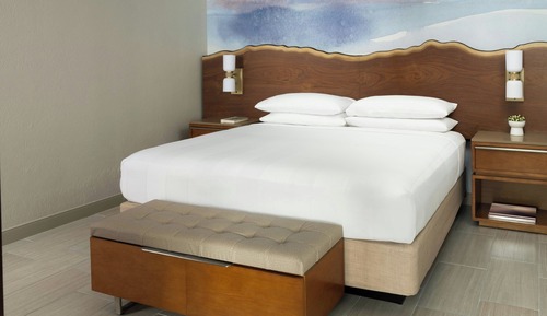 Seaside Suite (Hearing Accesible)