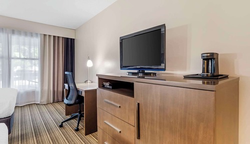 Room, 2 Queen Beds, Accessible, Non Smoking (Roll-in Shower)